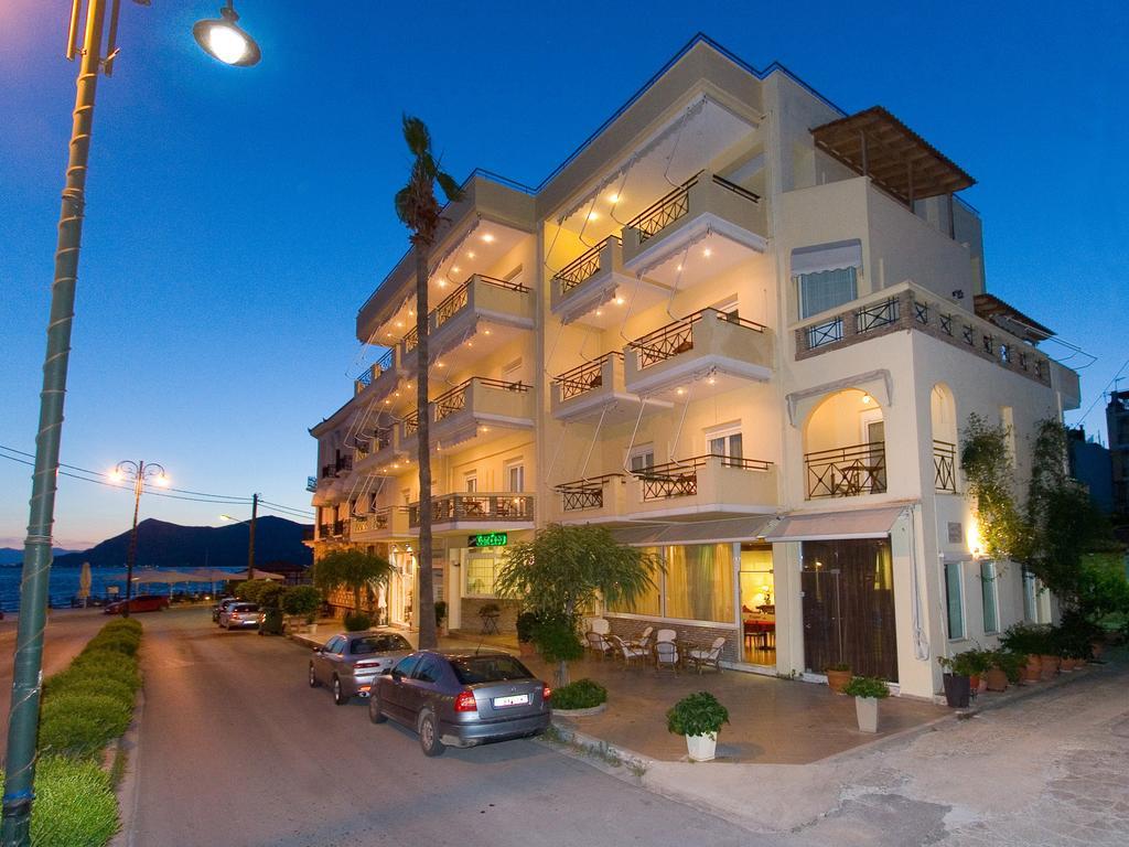 G. Kiapekou Aparthotel Loutra Aidhipsou Exteriör bild