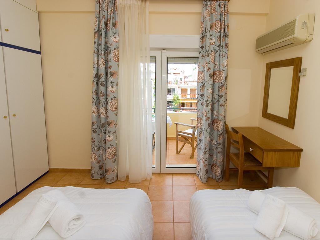 G. Kiapekou Aparthotel Loutra Aidhipsou Exteriör bild