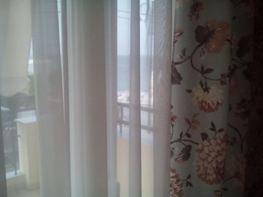 G. Kiapekou Aparthotel Loutra Aidhipsou Exteriör bild