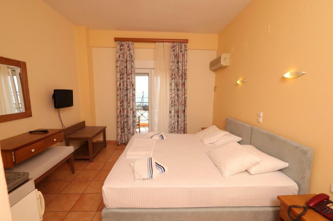 G. Kiapekou Aparthotel Loutra Aidhipsou Exteriör bild