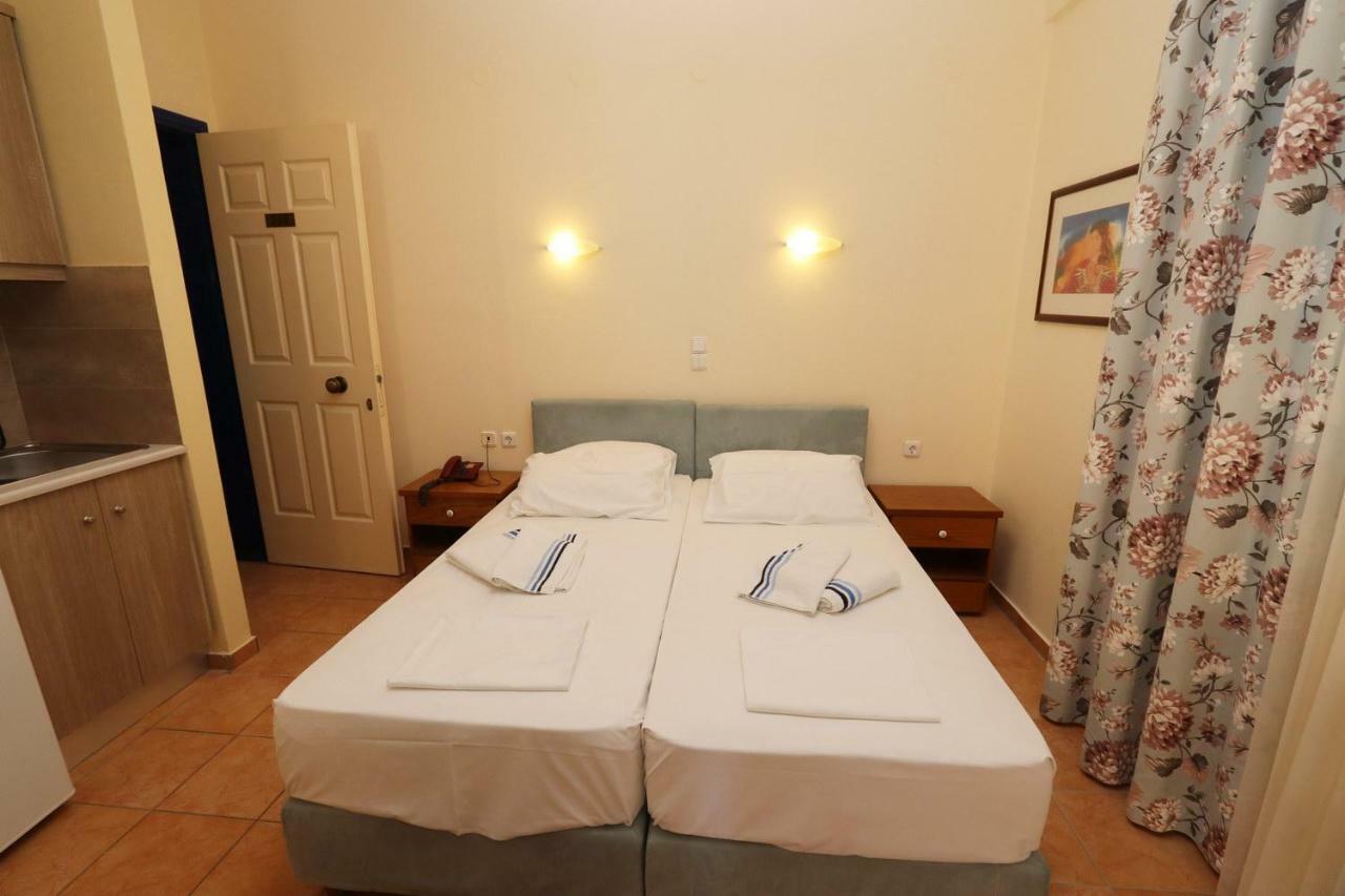 G. Kiapekou Aparthotel Loutra Aidhipsou Exteriör bild