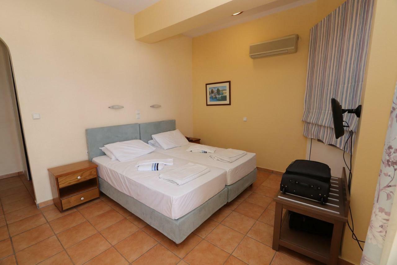 G. Kiapekou Aparthotel Loutra Aidhipsou Exteriör bild