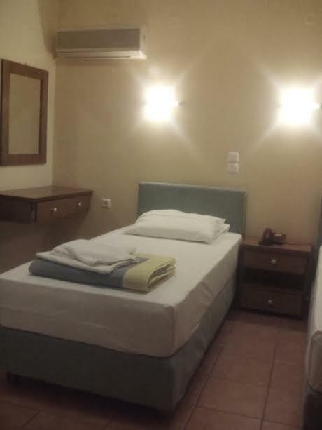 G. Kiapekou Aparthotel Loutra Aidhipsou Exteriör bild
